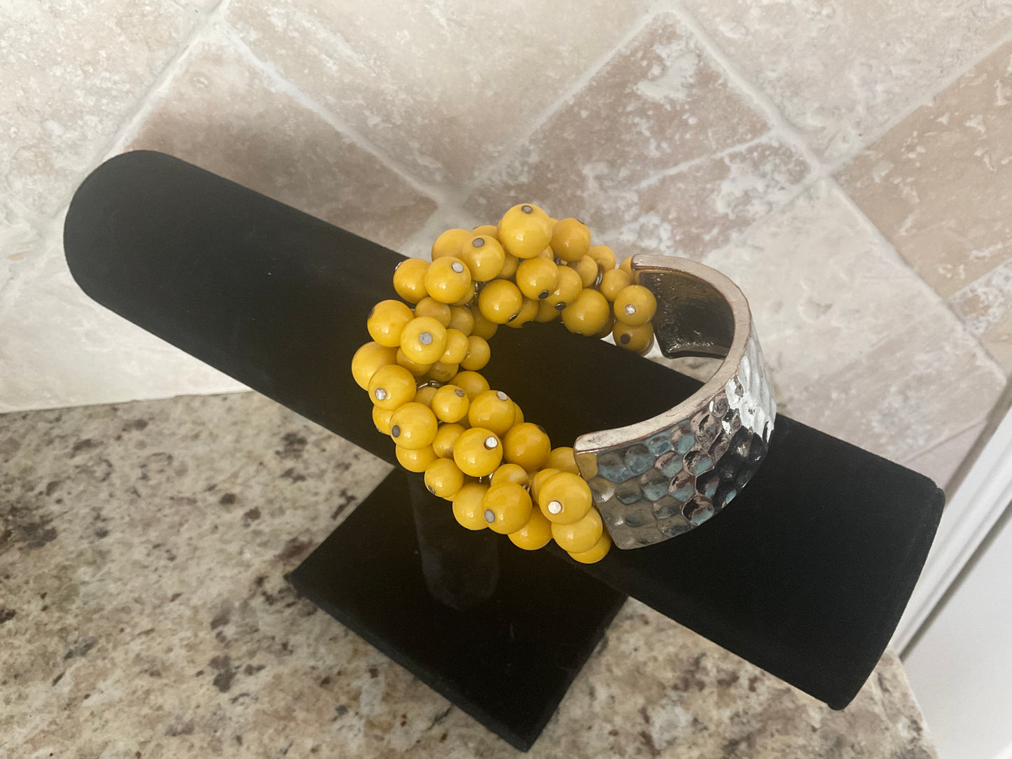 Vintage 1950s Cha Cha Yellow Stretchy Glass Bead & Metal Bangle Bracelet