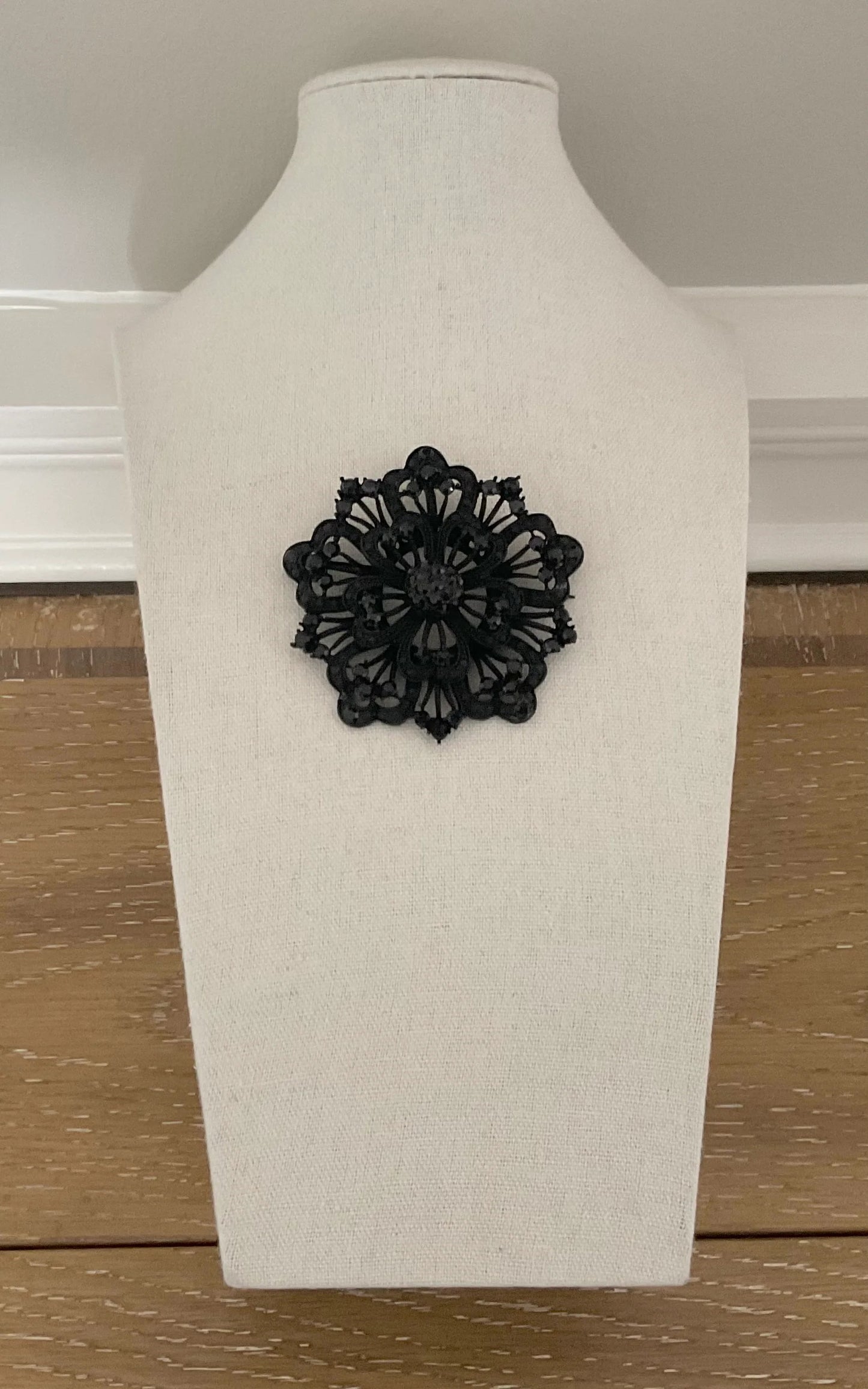 Large Japanned Matte Black Vintage Jett Mourning Pendant Brooch