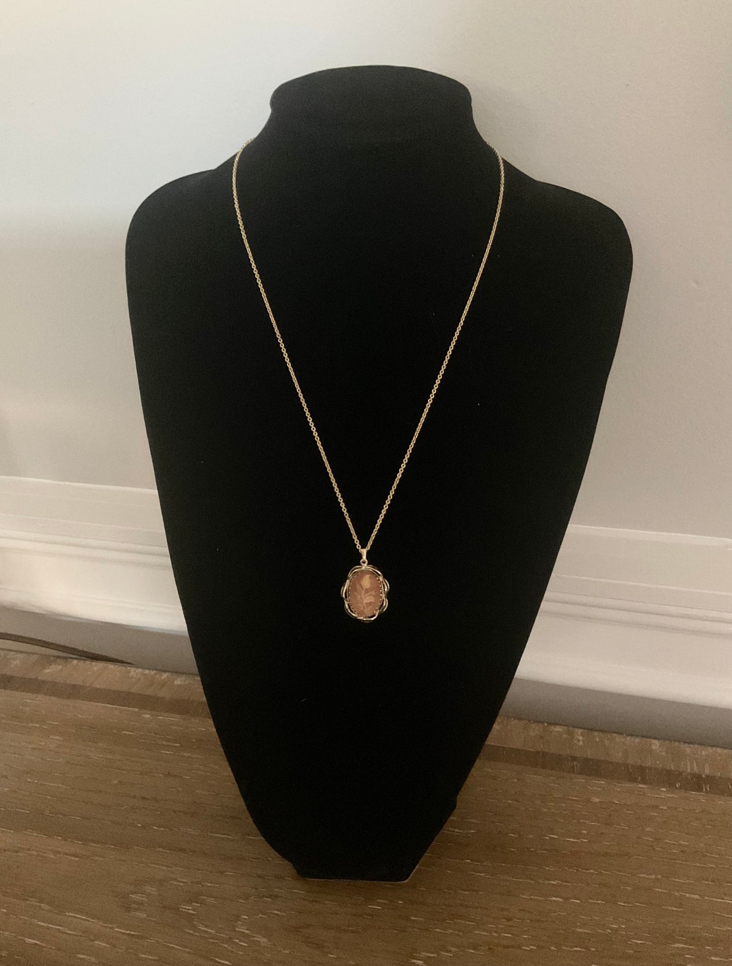 Vintage Goldtone Floral Cameo Necklace
