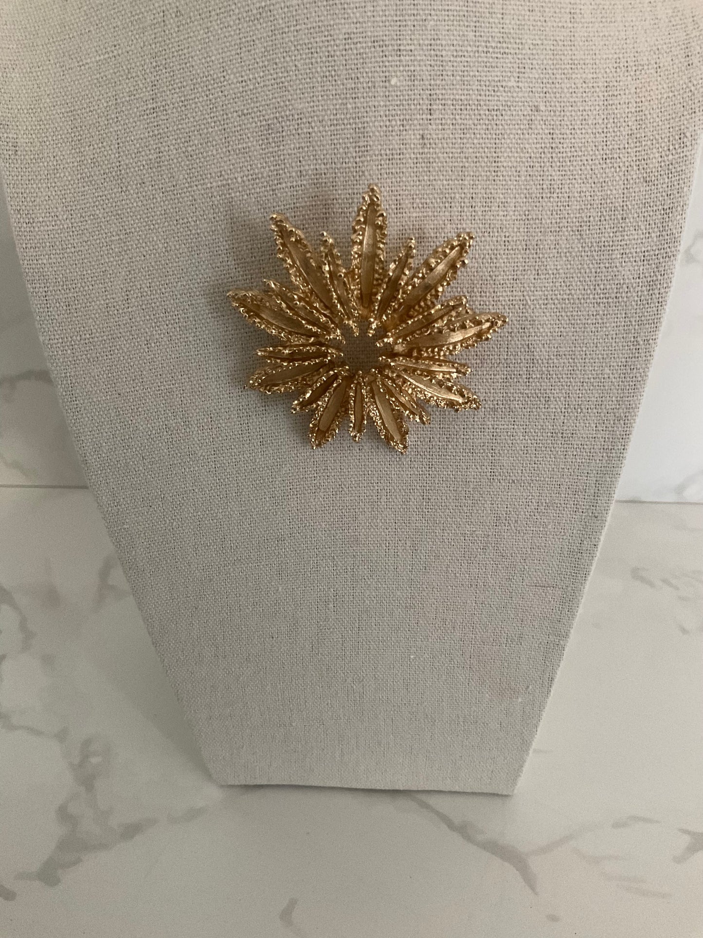 1960s Avon Gold Tone Star Burst Brooch